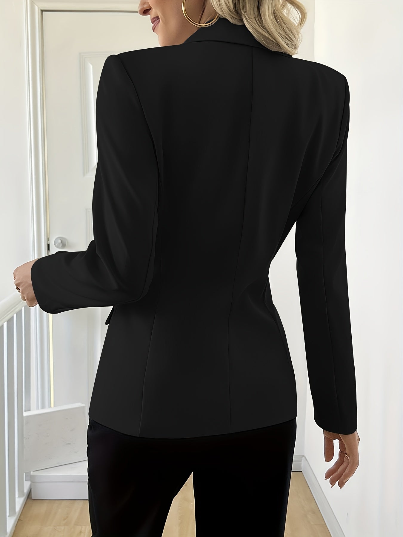 Lichtgewicht dames zomerblazer – geweven model met knoopsluiting en lange mouwen